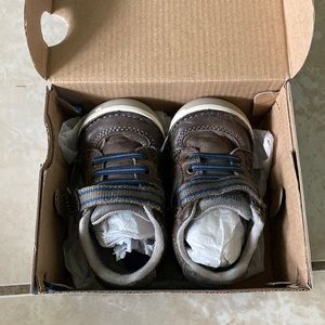 Stride Rite walker sneaker - Artie
